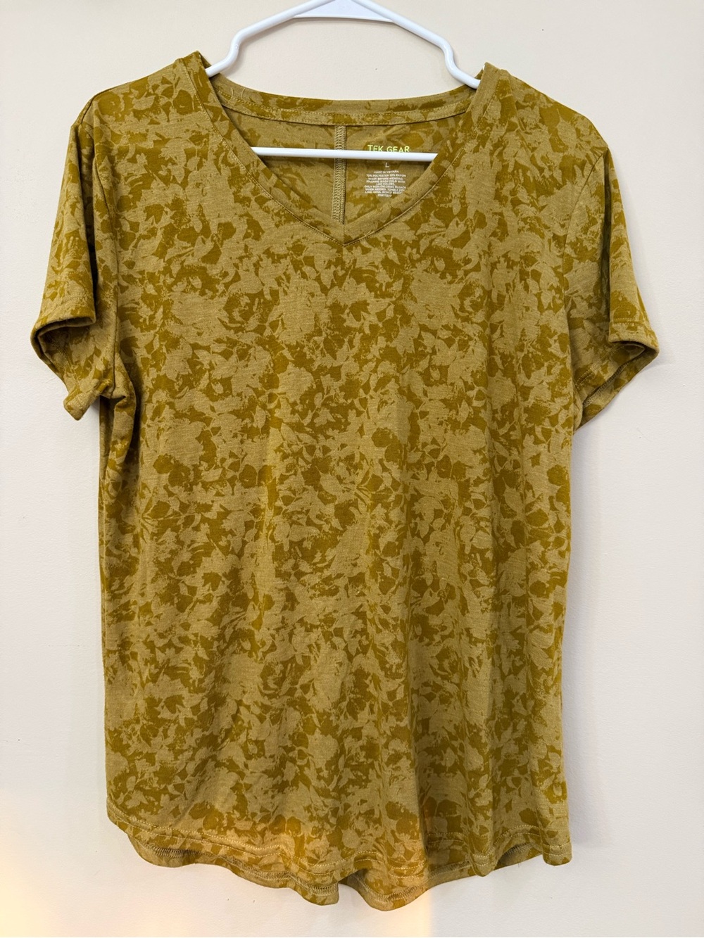 Tek Gear Women's Floral V-Neck Short Sleeve Top - Mustard